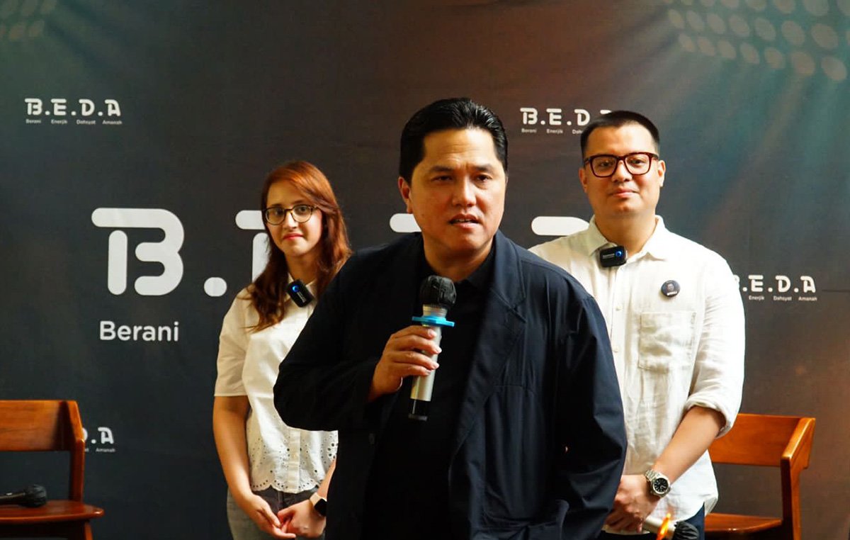 Jelang KLB PSSI, Erick Thohir Temui Suporter