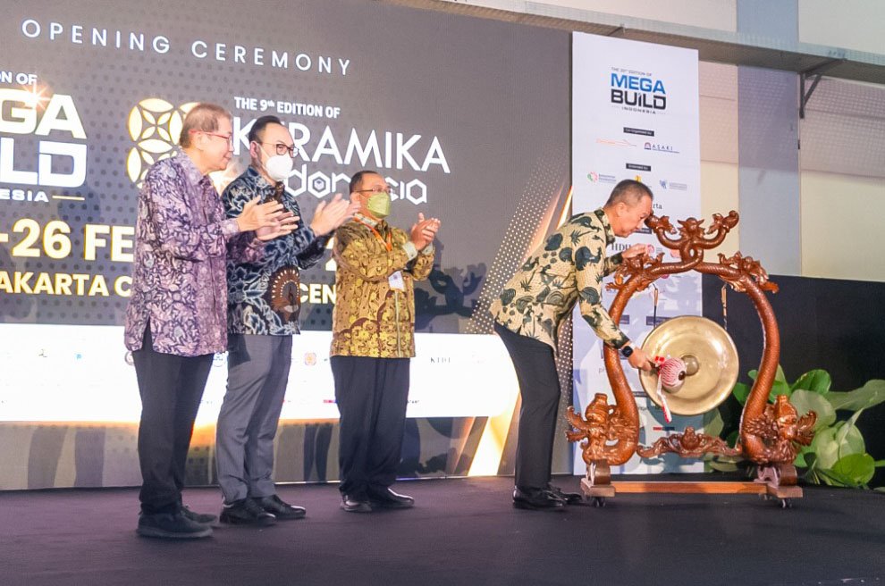 Menperin Buka Pameran Keramika Indonesia dan Megabuild Indonesia 2023