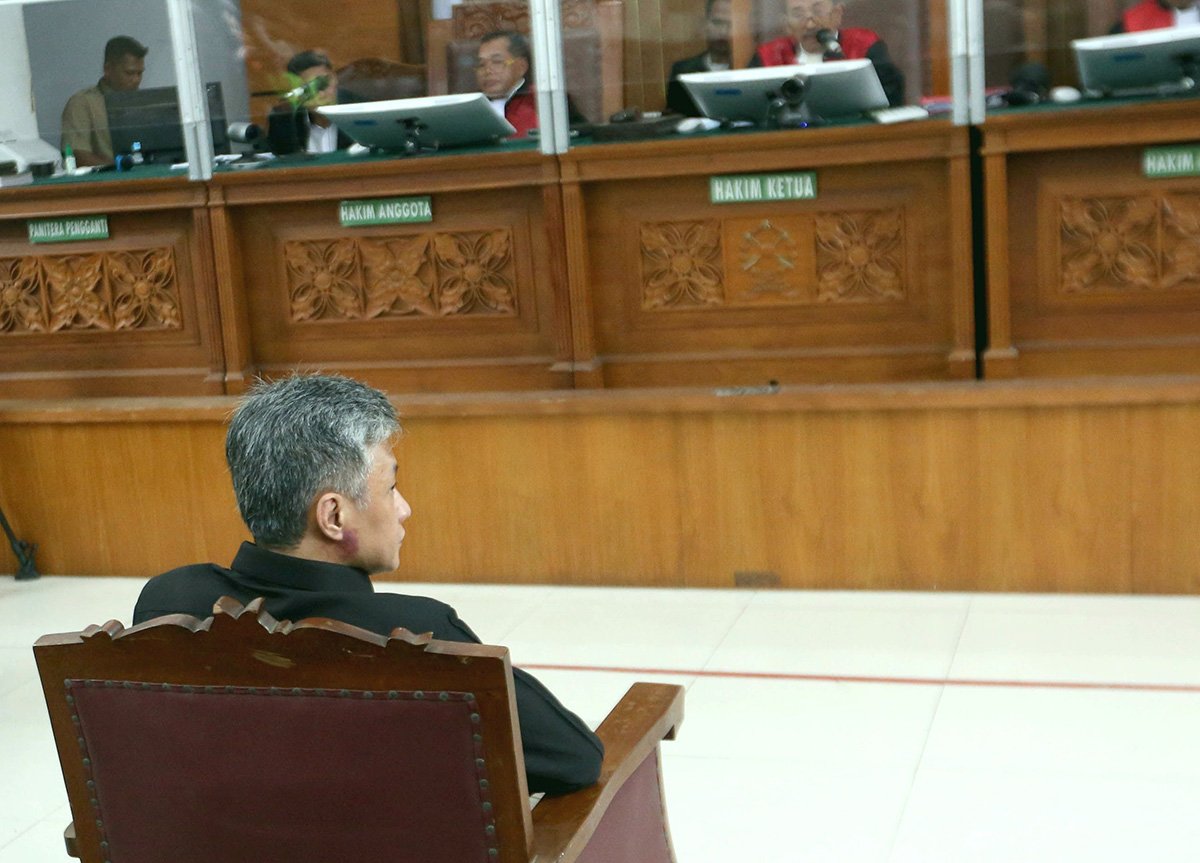 Hendra Kurniawan Divonis 3 Tahun