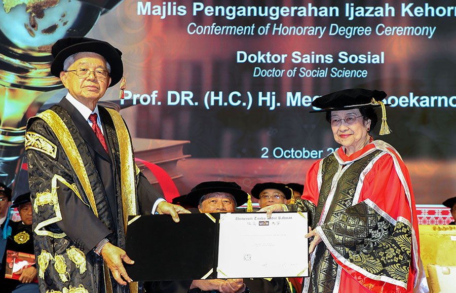 Megawati Terima Gelar Doktor Kehormatan dari UTAR Malaysia