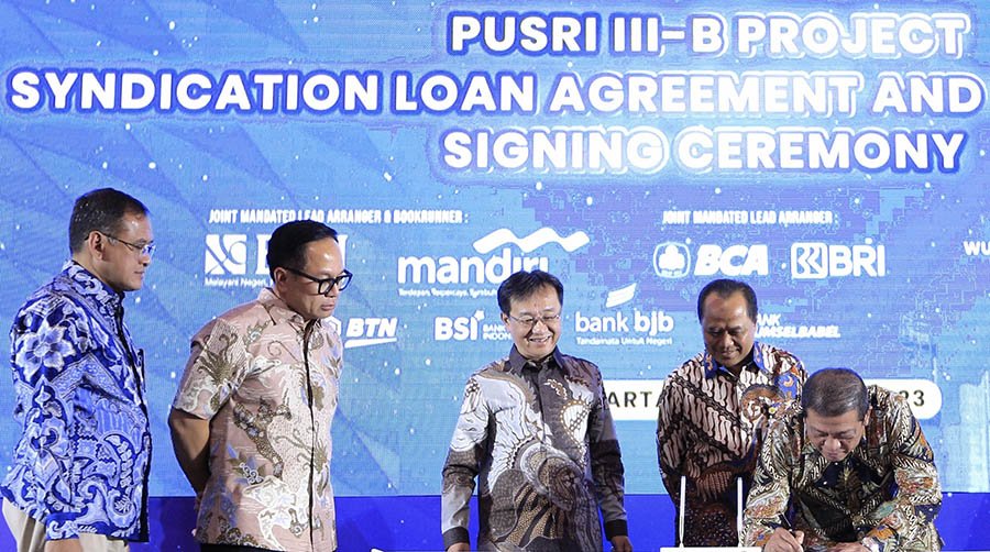 Wamen BUMN Saksikan Penandatanganan Perjanjian Kredit Pendanaan dan EPC Proyek Pusri-IIIB