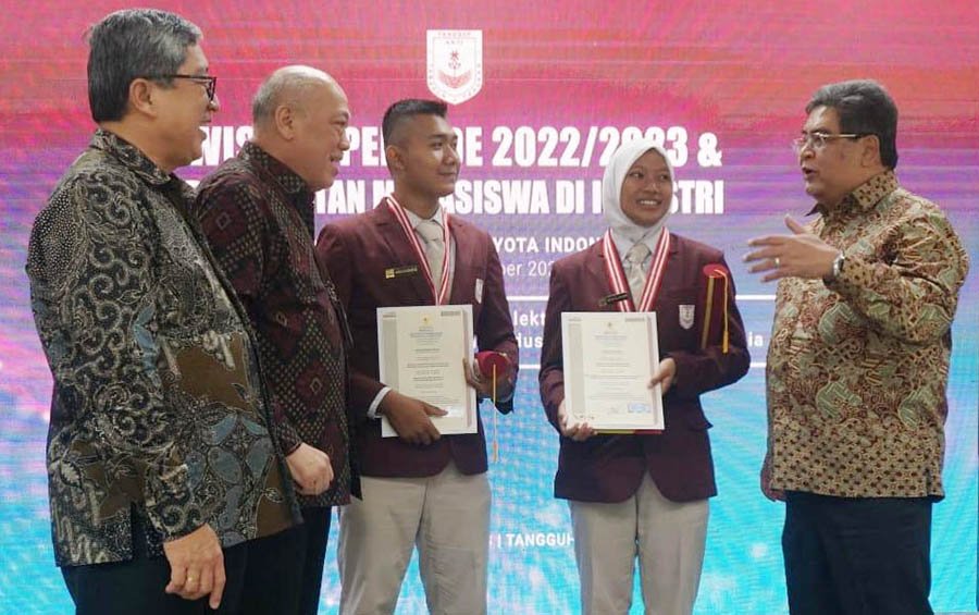 Toyota Indonesia Academy Wisuda 36 Siswa Spesialisasi di Bidang Otomotif