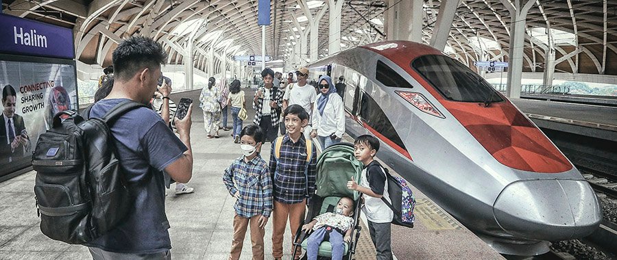 Tinggi Minat Masyarakat, Kereta Cepat Whoosh Tembus 1 Juta Penumpang