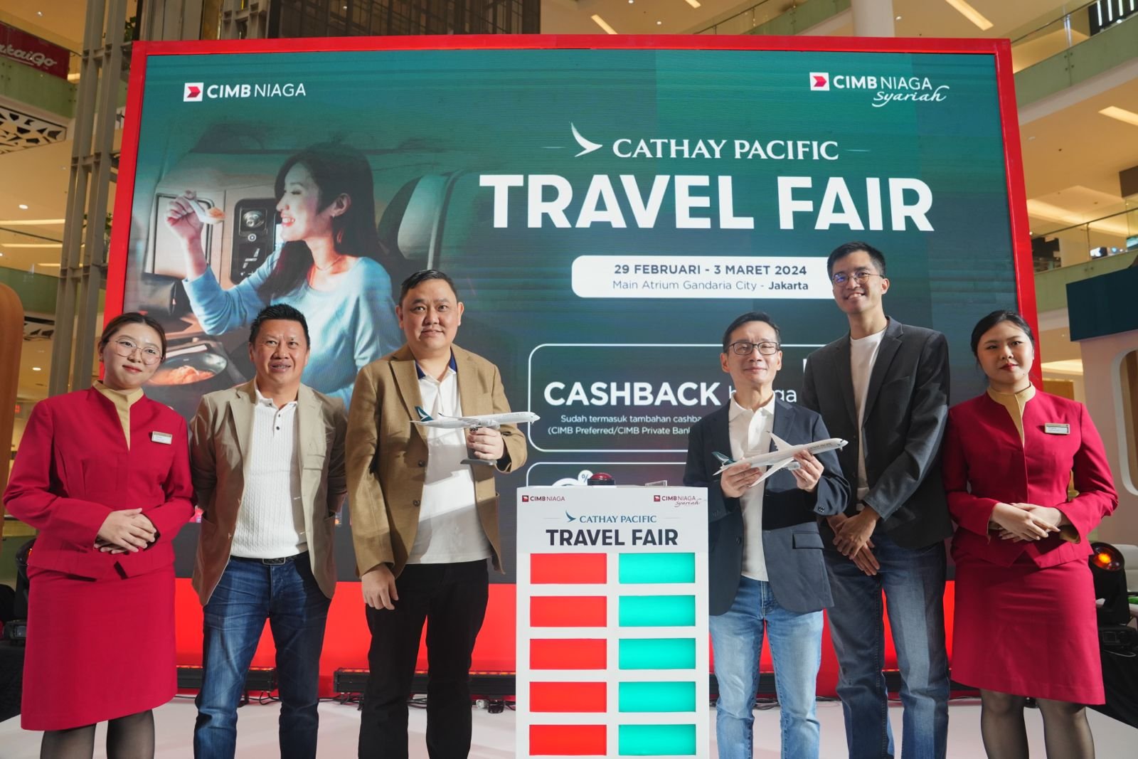 CIMB Niaga dan Cathay Pacific Gelar Cathay Pacific Travel Fair 2024