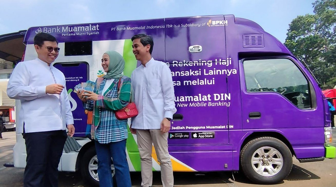 Warga Antusias Tukar  Uang Rupiah di Bank Muamalat