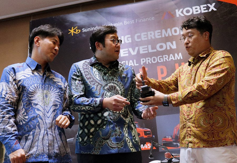 Melalui Program Sesepuh, KOBX, SKBF & Develon Perkuat Kerja Sama
