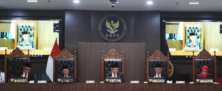 DKPP Beri Sanksi Pemberhentian Ketua KPU