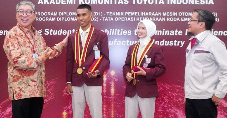 Toyota Indonesia Academy Kembali Wisuda 72 Mahasiswa