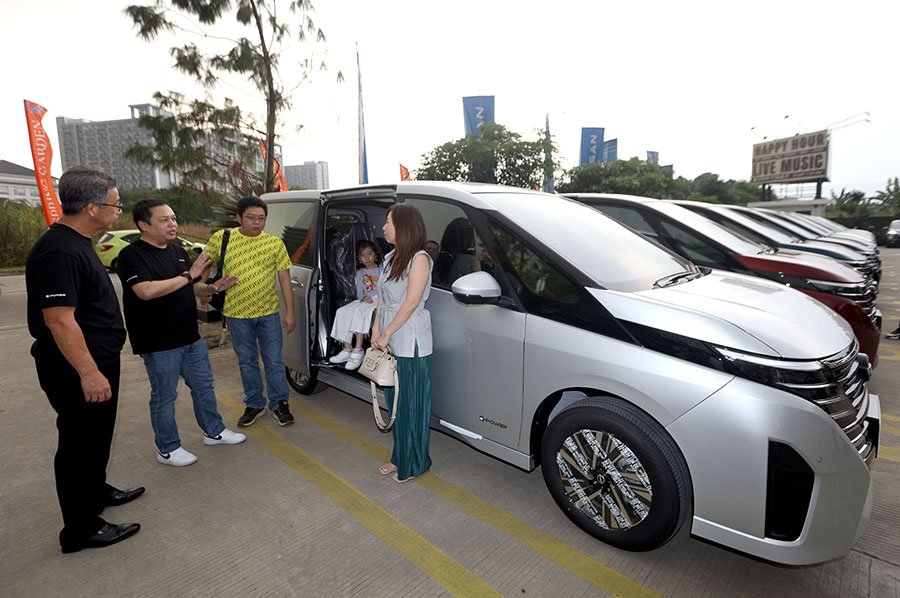 First Handover Ceremony The All New Serena e-POWER