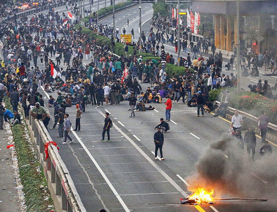 Aksi Tolak Pengesahan Revisi UU Pilkada Berhasil Diamankan