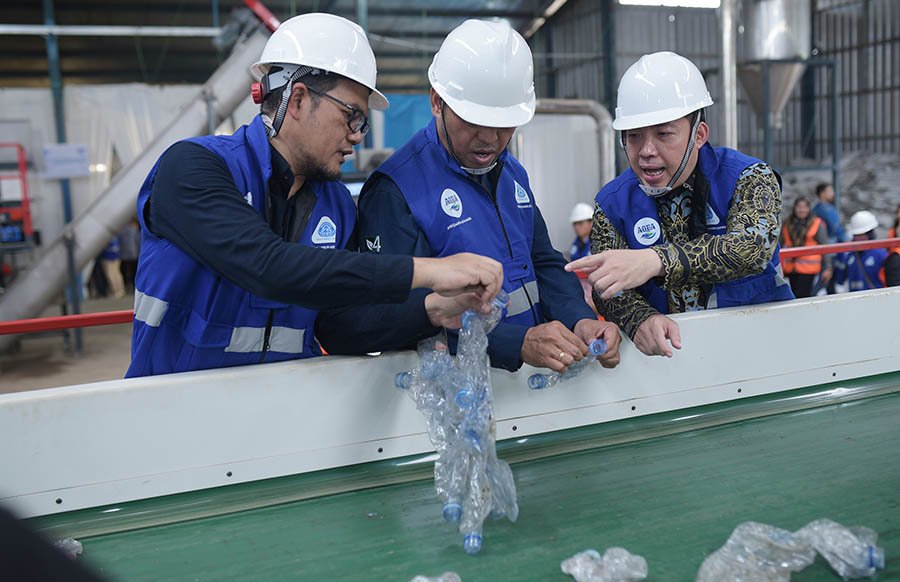 AQUA Resmikan Fasilitas Pemilahan Sampah Plastik