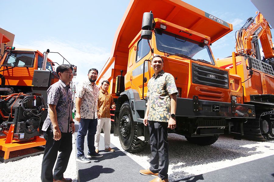 Kobexindo Luncurkan Develon Wide Body Dump Truck DT95