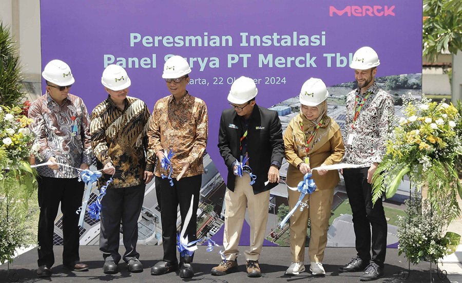 Peresmian Instalasi Panel Surya PT Merck Tbk