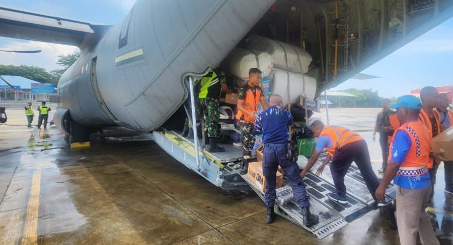 Bear Brand Salurkan 10 Ribu Produk Untuk Korban Bencana Flores Timur