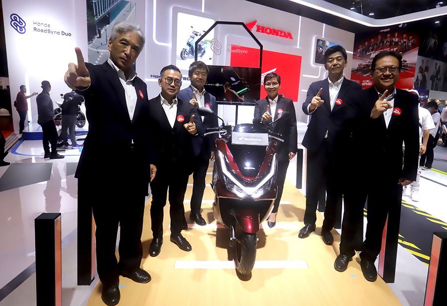 AHM Tampilkan New Honda PCX 160 dan Dua Konsep Motor Listrik Futuristik