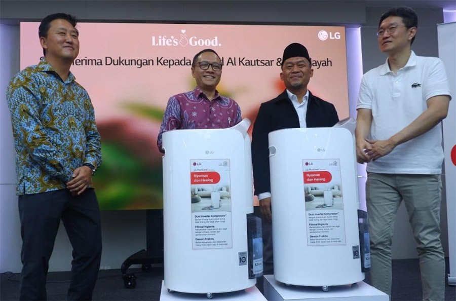 LG Electronics Indonesia Donasikan LG PuriCare Dehumidifier ke Masjid