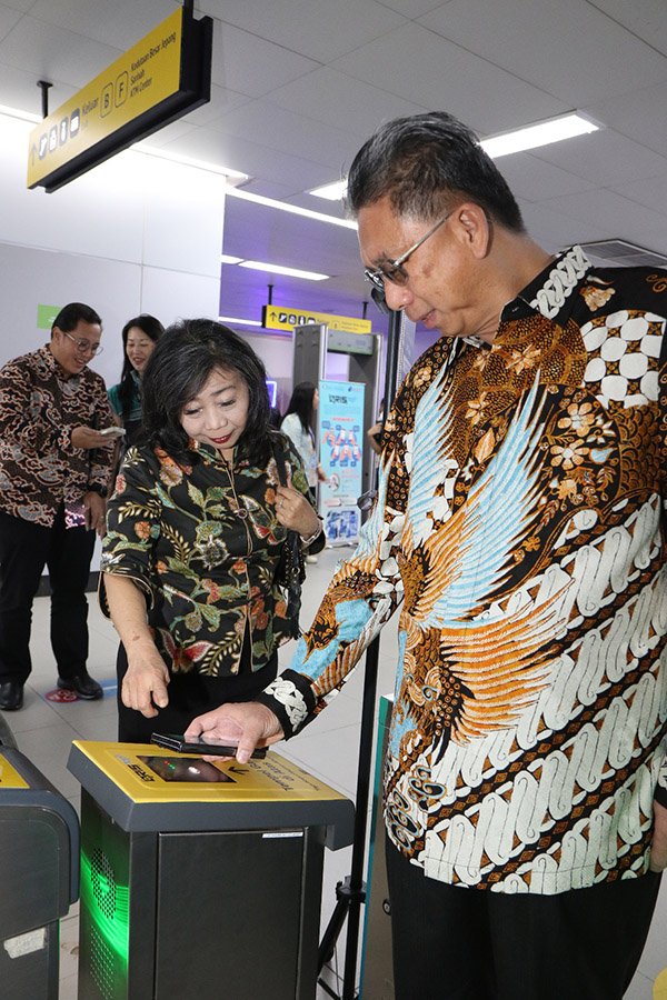 Bank Mega, Menjadi Salah Satu First Mover Peluncuran QRIS Tanpa Pindai (QRIS TAP)