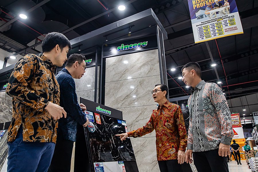 Perkuat Ekspansi, Mitra10 Tambah Gerai ke-57 di Tenth Avenue, Bandung