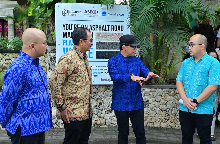 Wamendagri Kunjungi Proyek Aspal Plastik Chandra Asri Group