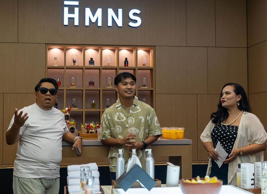 Experience Store Pertama HMNS