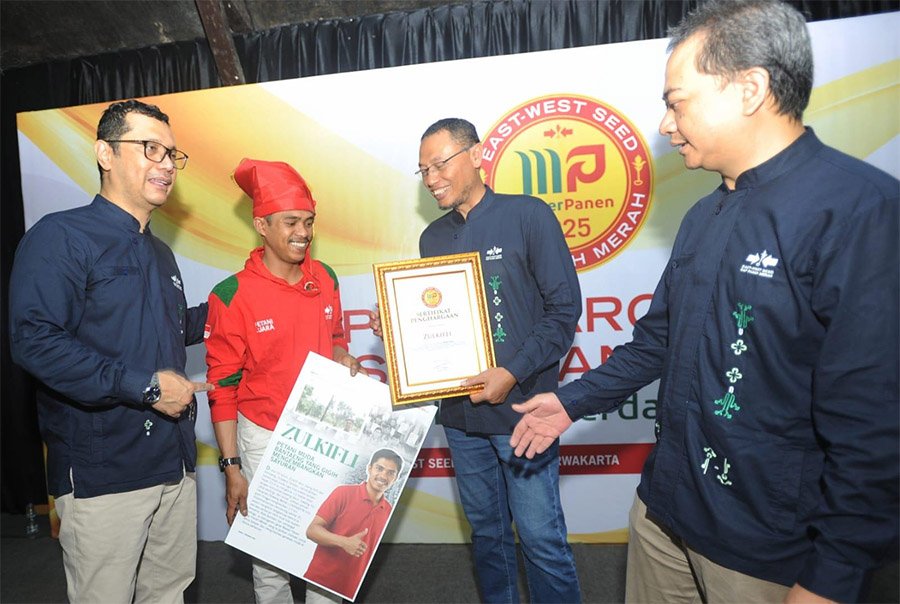 Ewindo Serahkan Master Panen Award 2025 Kepada 25 Petani