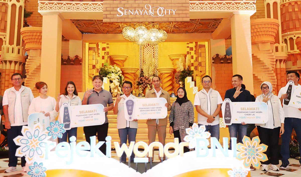 BNI Serahkan Undian Rejeki wondr Tahap II Mercedes-Benz E300