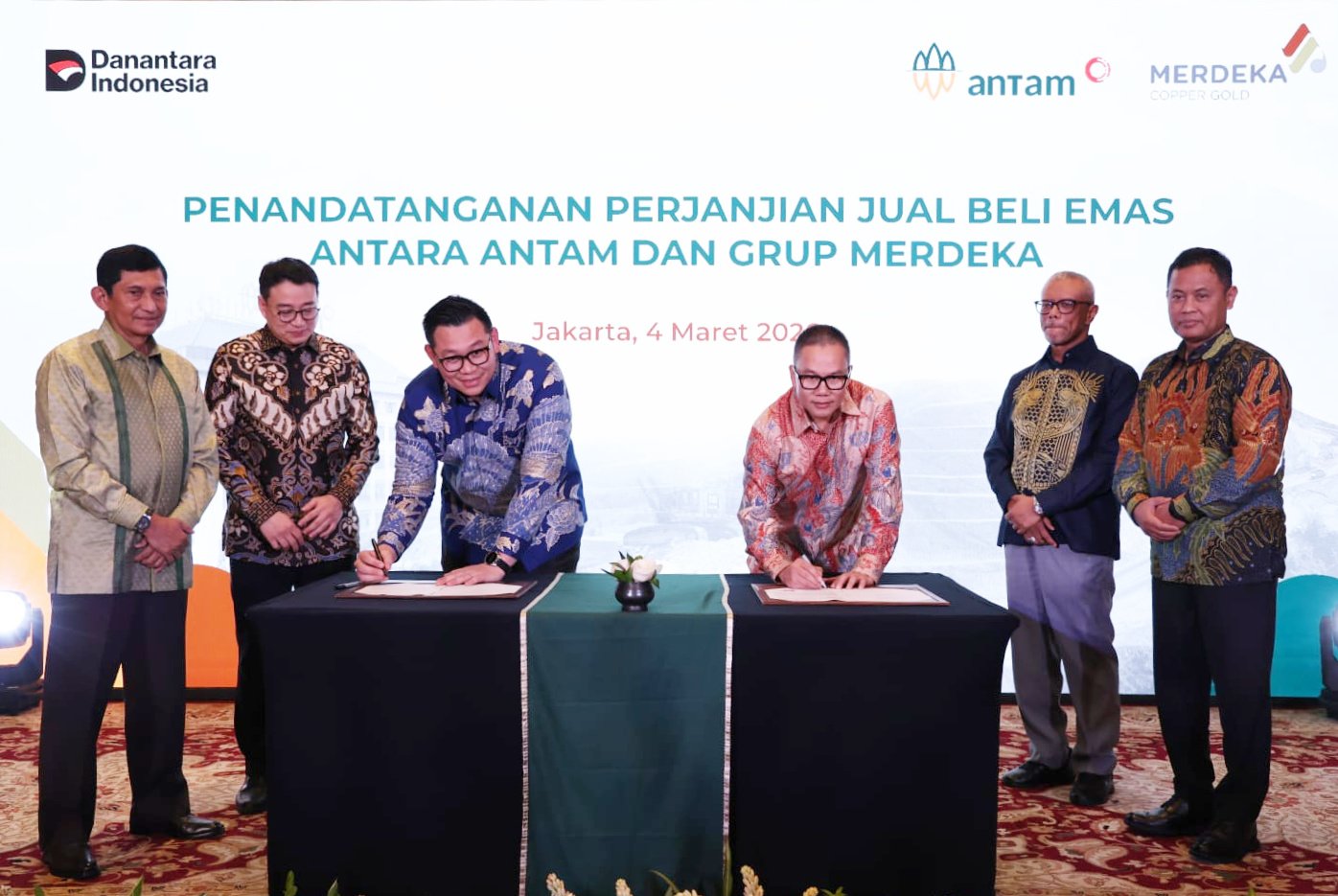 ANTAM  Sinergi Perkuat Bahan Baku Emas Nasional