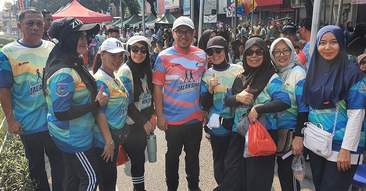 Dihadiri Wakil Walikota Pilar Saga, Ribuan Warga Graha Raya Tumplek Ikuti Fun Walk FKWGR Fair 2026