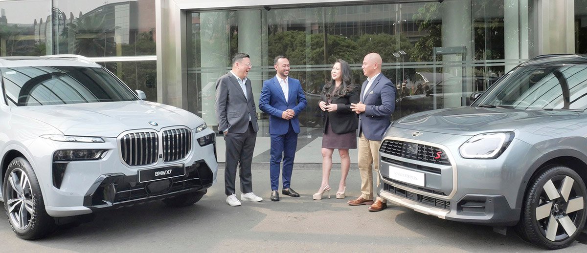 BMW Serahkan 2 Unit Mobil Luxury Mobility Partner Art Jakarta 2026