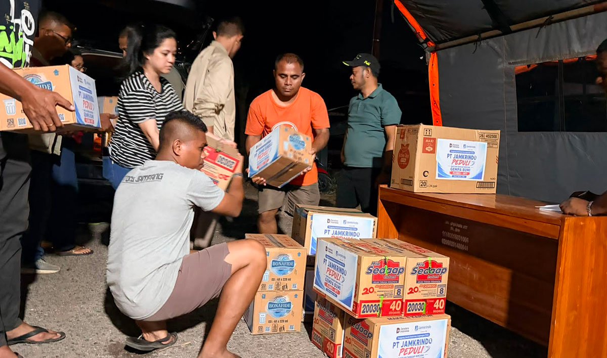 Jamkrindo Salurkan Bantuan Tahap Awal Bagi Korban Bencana di NTT
